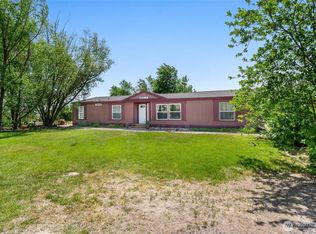 101 E 8th St, Lind, WA 99341