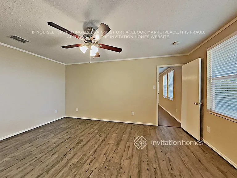 1512 Windy Meadows Dr — Photo 10