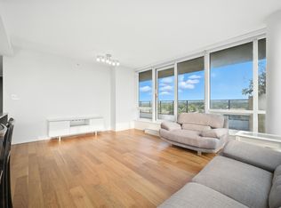 8588 Cornish St #1502, Vancouver, BC V6P 0C1