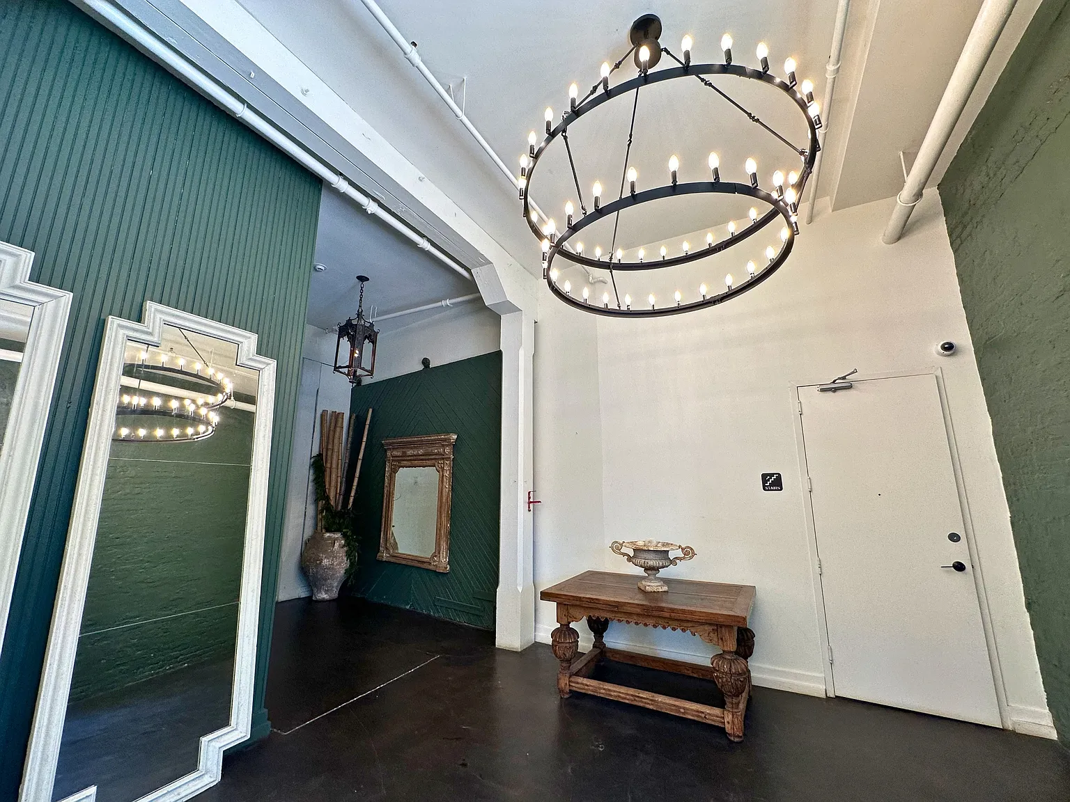921 Dauphin St — Photo 1