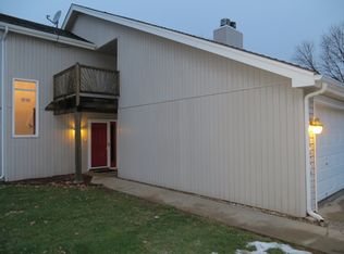 12818 S Arapaho Dr, Olathe, KS 66062