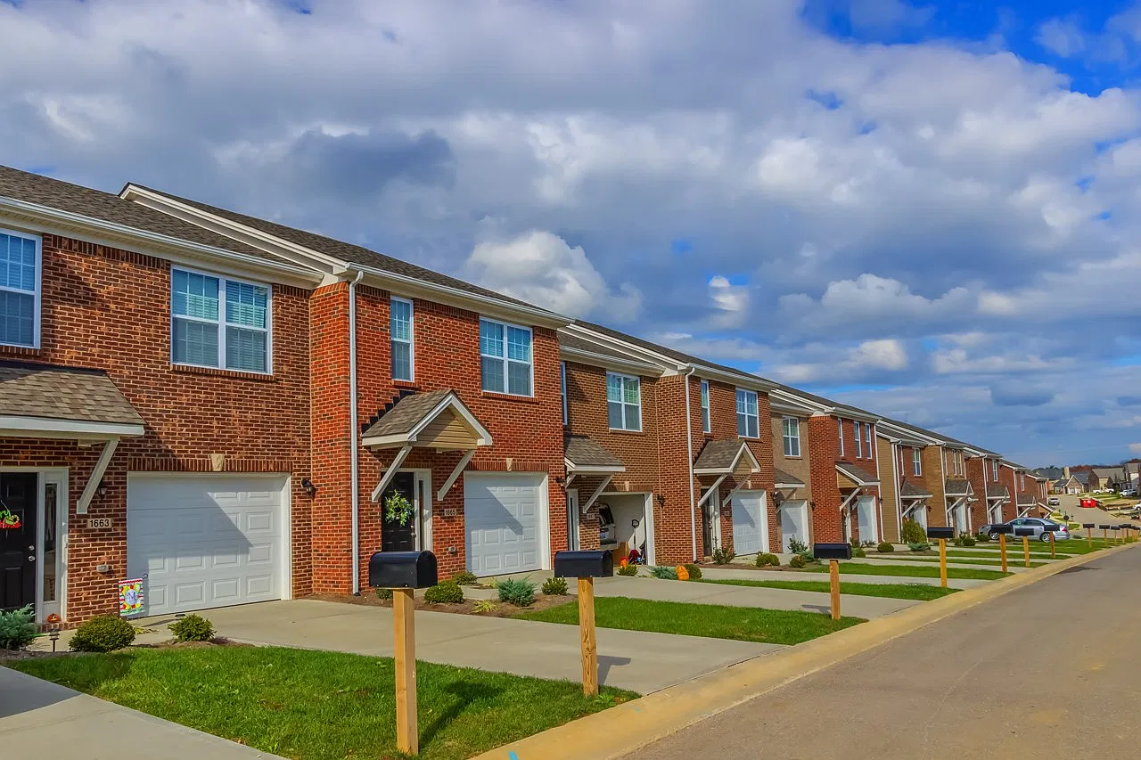 Savannah Oaks Townhomes — Photo 1