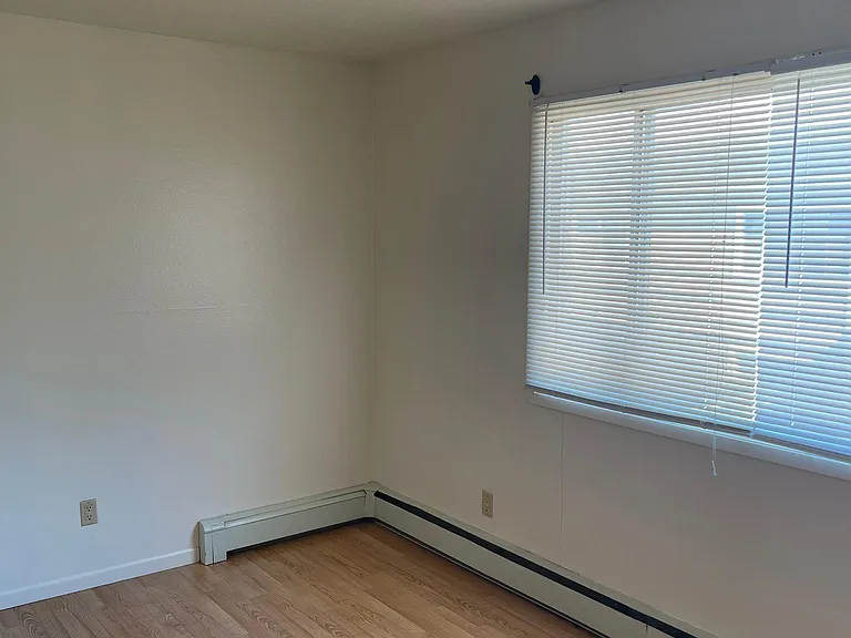 505 S Van Buren St #6 — Photo 6
