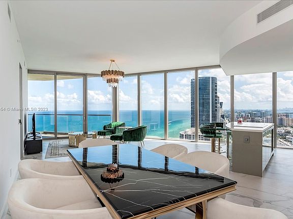 3rd image of 18975 Collins Ave Unit 4004
