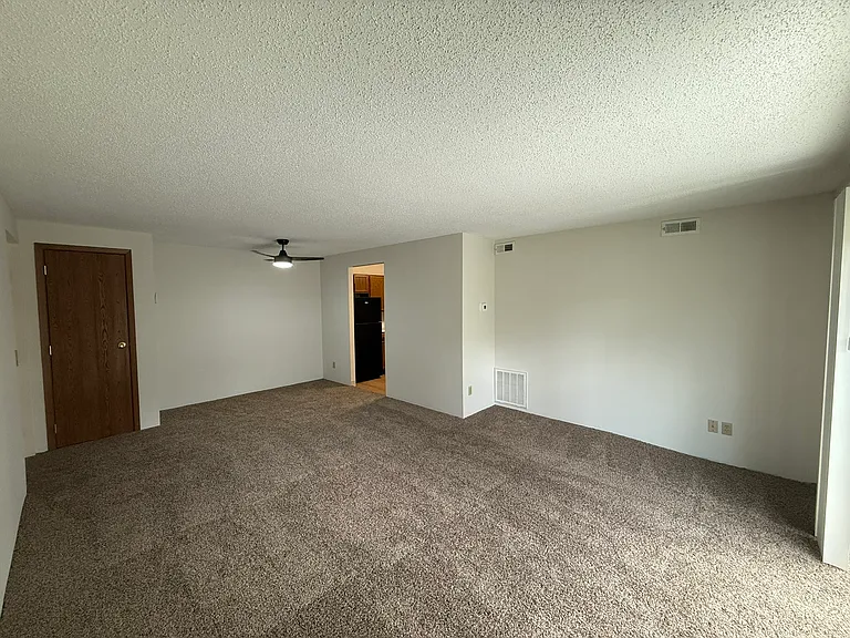 Lees Crossing Apartments — Photo 47