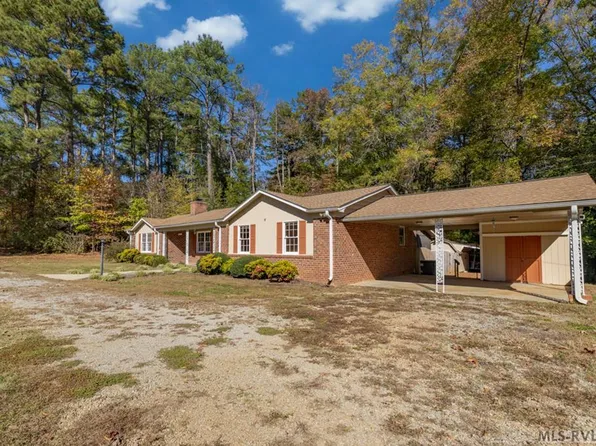 451 Tanglewood Dr, Bracey, VA 23919