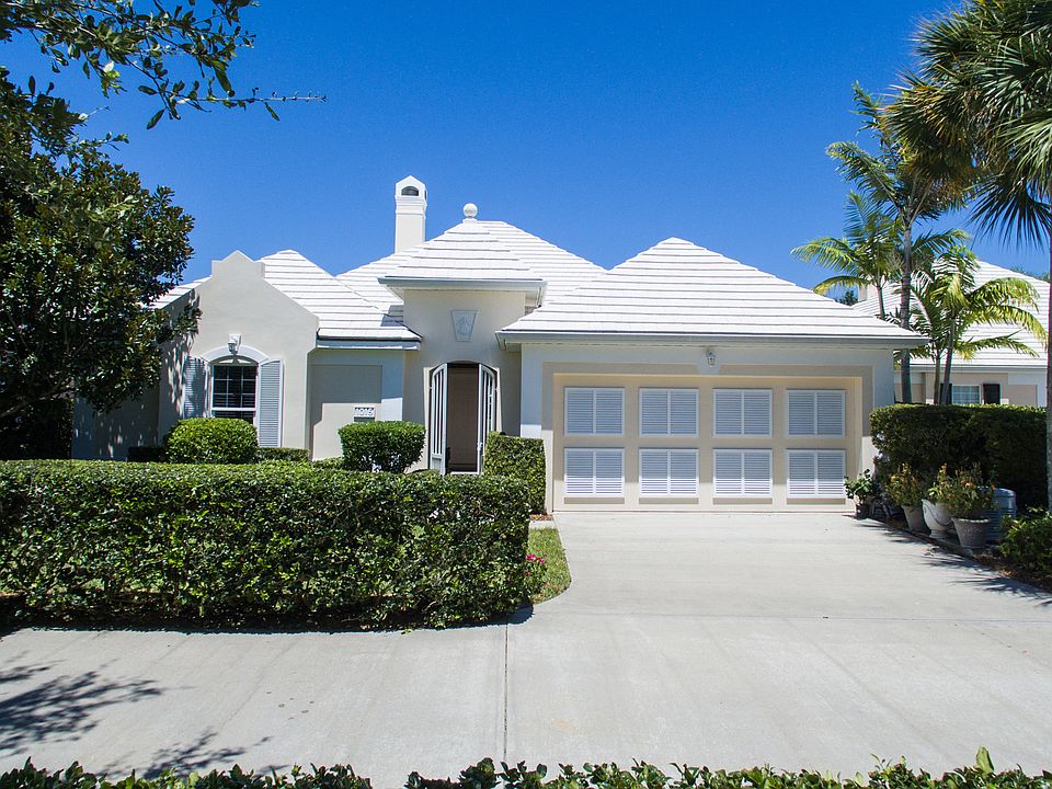 1st image of 1015 Saint James Cir