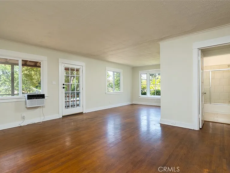 316 W Kenneth Rd — Photo 3