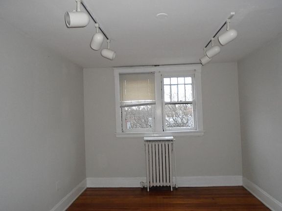 5th image of 621 Clemmer Ave APT 9