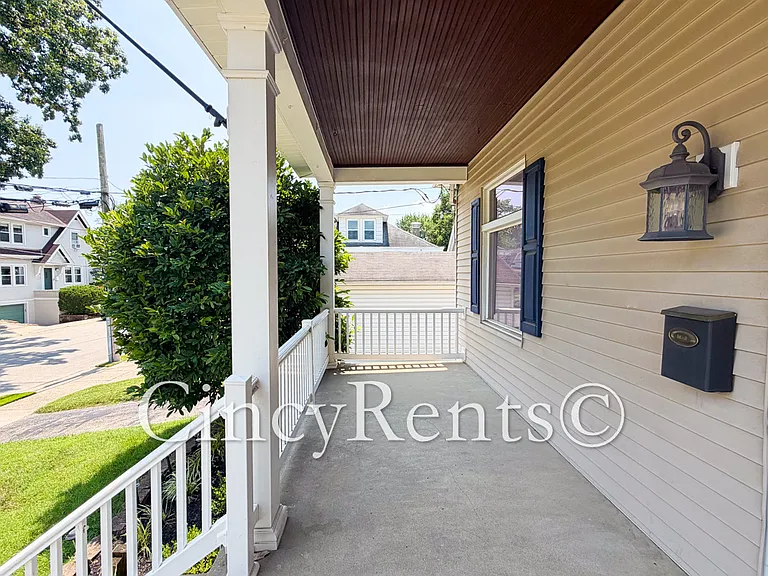 4111 31st Ave — Photo 2