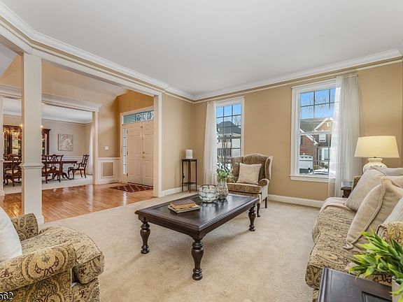 5th image of 36 Crestview Dr