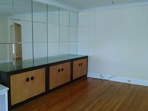 3rd image of 6643 N Maplewood Ave #2