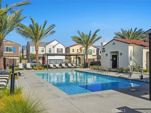 26852 Red Dr, Sun City, CA 92585