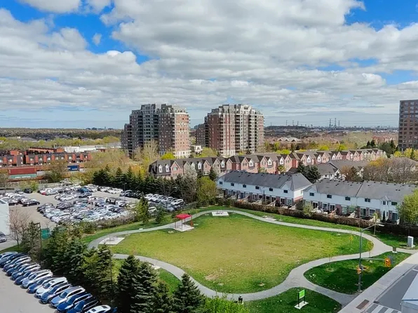 9205 Yonge St N, Richmond Hill, ON