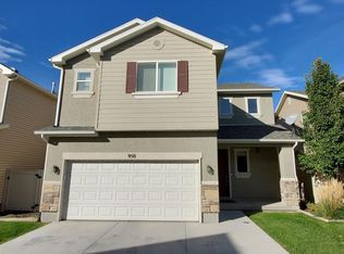 950 W Stonehaven Dr, North Salt Lake, UT 84054