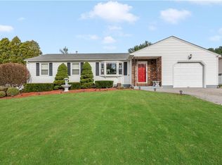 66 Bayberry Rd, Woonsocket, RI 02895