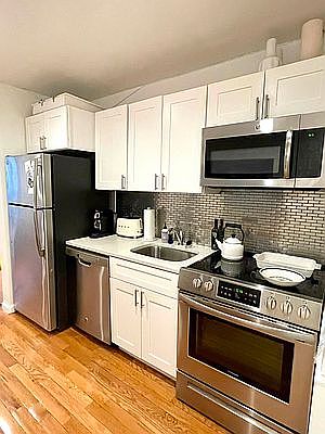 3rd image of 150 E Broadway APT 5B