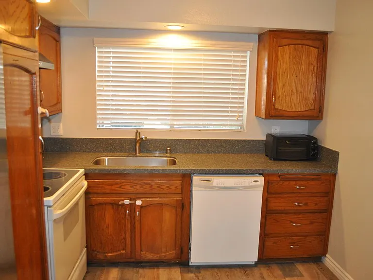 6808 Hyde Park Dr #F — Photo 6