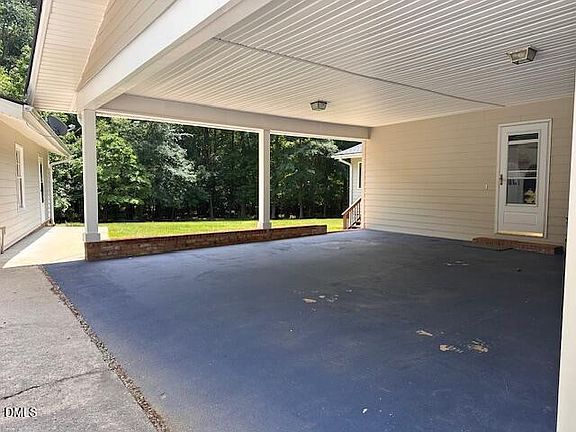 3rd image of 5201 Pine Dr