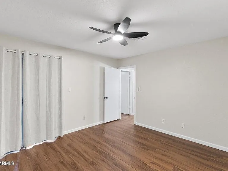 330 W Tonopah Dr #5 — Photo 18