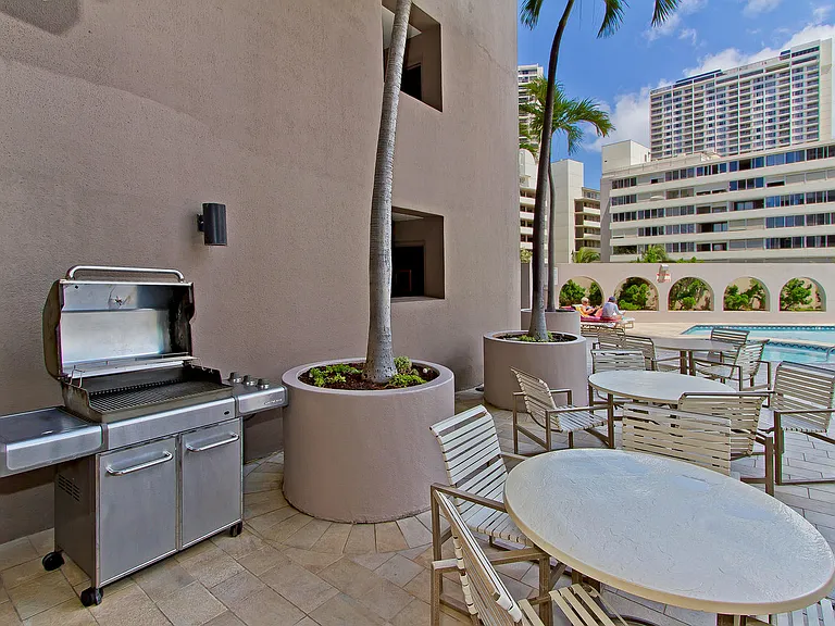 1910 Ala Moana Blvd #13A — Photo 32