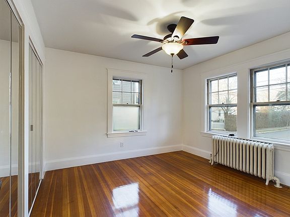 4th image of 25 Rowe St #1