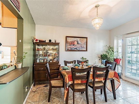 4th image of 603 W Virginia Ave