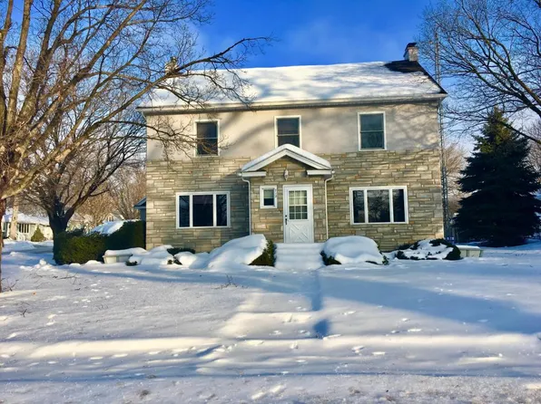 712 Broadway St N, Le Roy, MN 55951