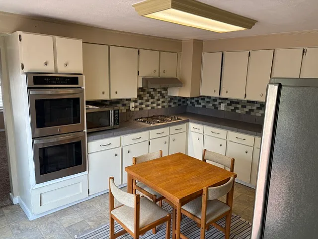 updated kitchen note double oven