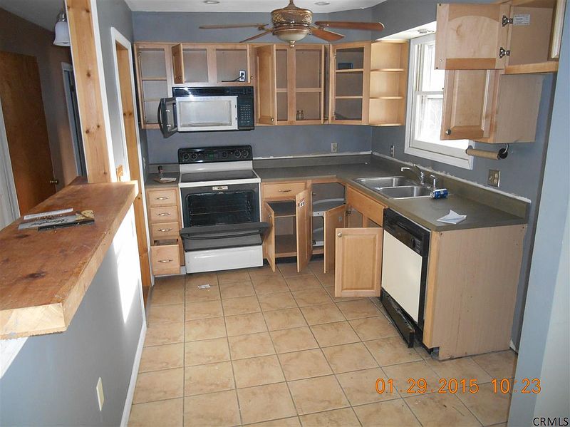 5th image of 330 LOUDEN Road