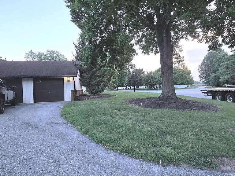 25 Village Dr — Photo 37