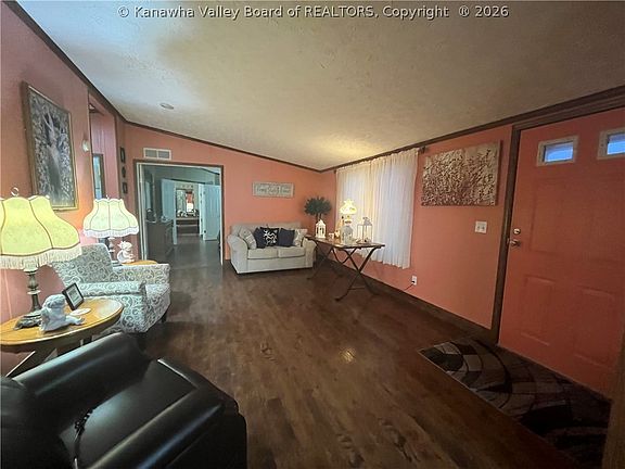 3rd image of 207 Midway Dr