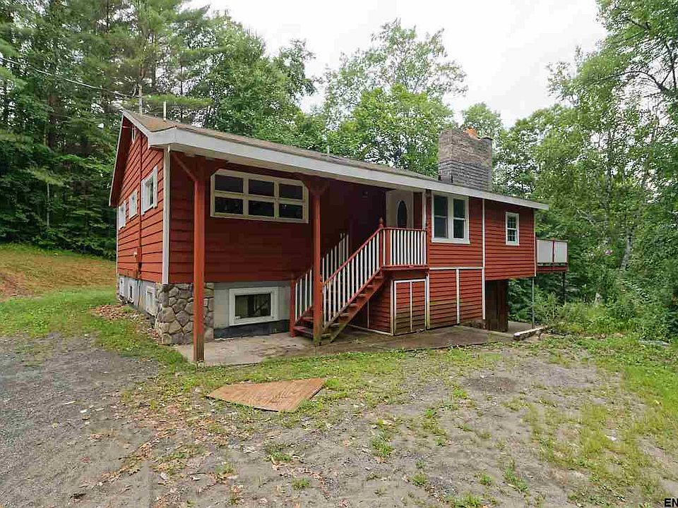 1st image of 405 E River Dr