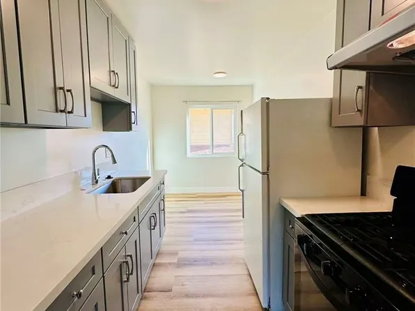 933 N Alameda Ave #4, Azusa, CA 91702