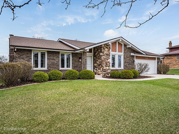 2nd image of 8146 Braeburn Ln