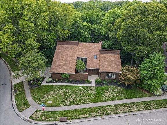 2nd image of 8231 Rhine Way