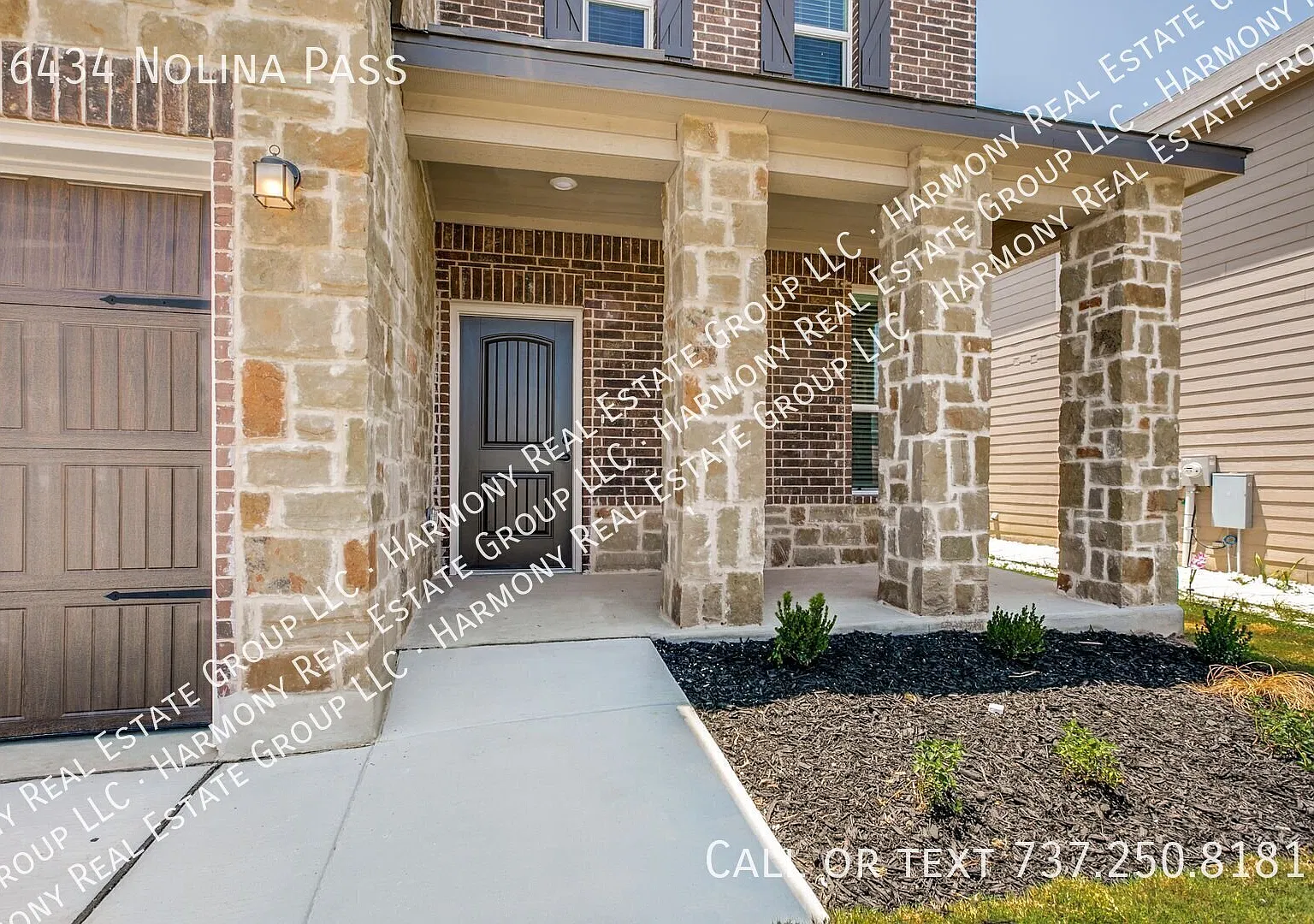 Gorgeous and Spacious 2 story home in Northeast Crossing — Photo 3