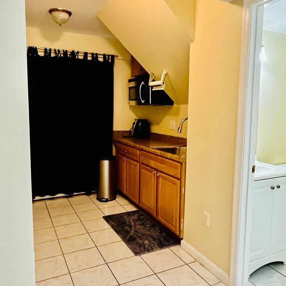 1 bed, 1.0 bath, 792 sqft, $1,300 — Photo 4