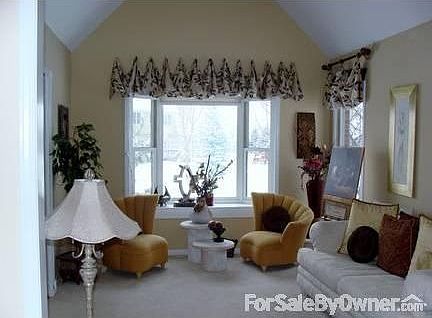 soaring livingroom ceiling