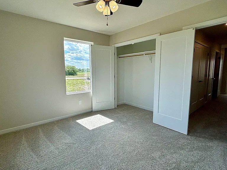 537 W Corsac Rd — Photo 15