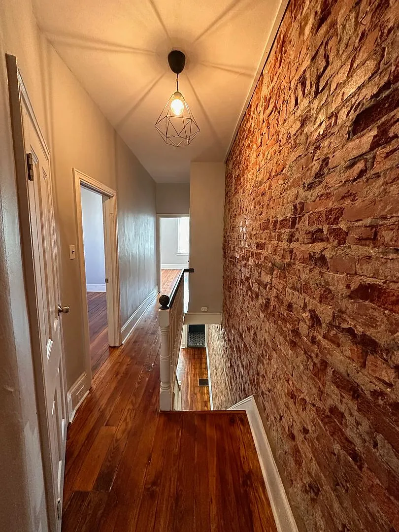 Old charm mixed with new finishes. Beautiful 3BR house is available now. — Photo 2