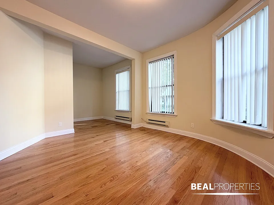 1220 N Dearborn St #1
