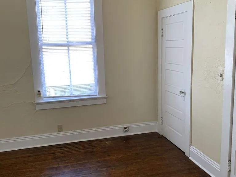 2405 & 2405.5 Napoleon Ave #4327-29 — Photo 11