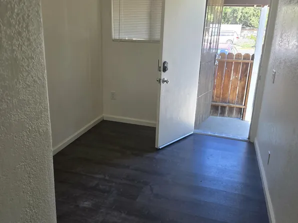 154 5th St #1, Woodland, CA 95695