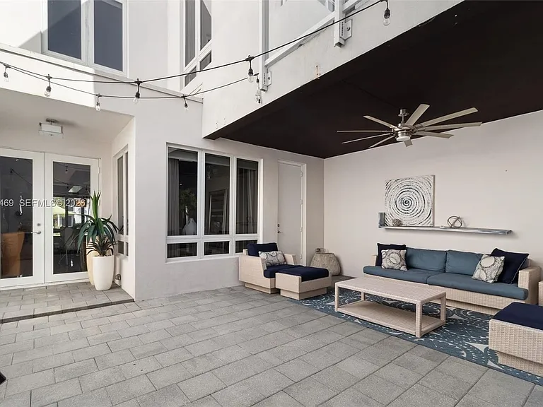6306 NW 104th Path — Photo 11