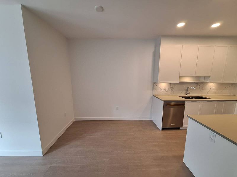 Burnaby Apartment for rent - 1 Bedroom — photo 9