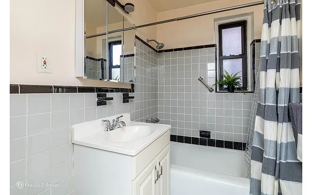 Sold by Douglas Elliman | media 27