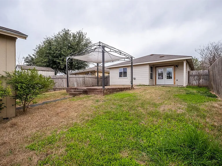 5813 Angel Dr — Photo 20