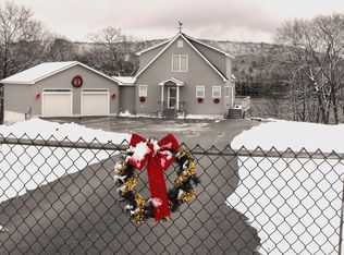 985 N North Main St, Winterport, ME 04496