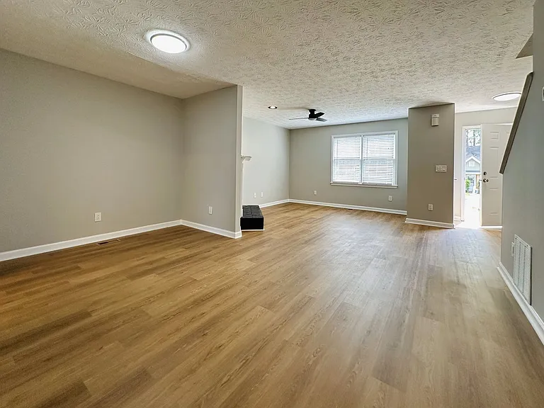 1016 Kennesborough Rd NW — Photo 12